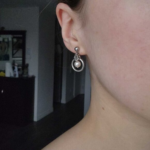 Vintage classic silver and pearl hoop earrings - Picture 2 of 7